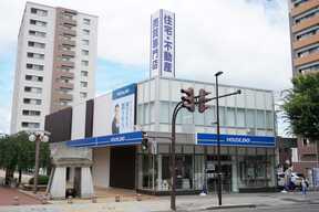 株式会社ハウスリアルティ　ハウスドゥ 弘前駅前の店舗外観の写真