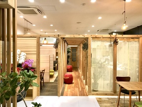 ユア不動産　荒井駅前店の店内の様子の写真