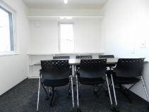 有限会社山地不動産企画　ハウスドゥ！家・不動産買取専門店 苫小牧西店の店内の様子の写真