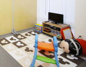 フロンティアホールディングス　神戸西店のキッズコーナーの写真