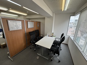 株式会社日光リアルターの打ち合わせブースの写真