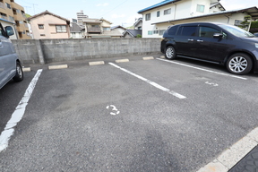 株式会社グッドトゥモローの駐車場の写真