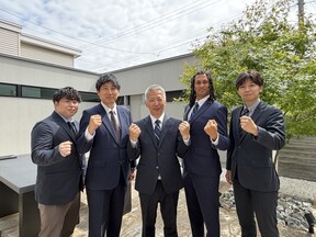 不動産部スタッフの写真