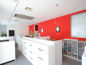 さくら不動産株式会社　本店白馬の店内の様子の写真