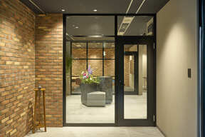 株式会社トップトラストの店舗入口の写真