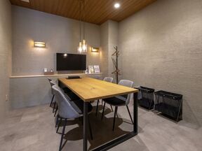 関西不動産販売株式会社　箕面店の店内の様子の写真