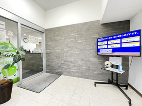 株式会社不動産トータルサポート　ハウスドゥ 愛西の店内入口の写真