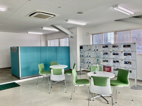 株式会社アルミックホールディングスの店舗内観の写真