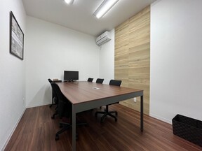 フロンティアホールディングス　尼崎店の店舗内観の写真