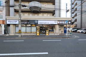 センチュリー21 株式会社三和不動産販売の店舗外観の写真