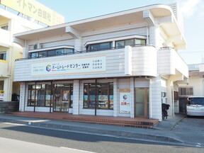 飯田グループホールディングス　ホームトレードセンター(株) 沖縄中央営業所の店舗外観の写真