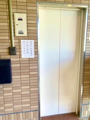 株式会社ツインズの店舗入り口の写真