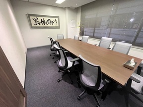 九州・アジア・パートナーズ株式会社の応接室の写真