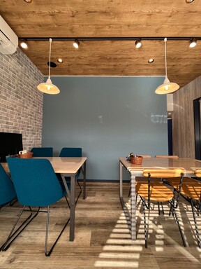 株式会社アジア不動産の店舗内部の写真