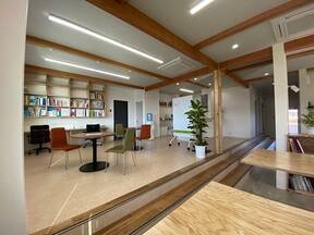 ハウスドゥ つくば学園　株式会社ブルーハウスの店舗内観の写真