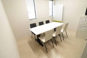 ハウスドゥ つくば学園　株式会社ブルーハウスの店舗内観の写真