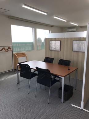 イエステーション 北章宅建株式会社　八雲店の店舗内観②の写真