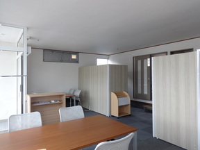 イエステーション 北章宅建株式会社　むかわ店の店内の写真