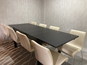 CENTURY21 P-EIGHTの店舗内観の写真