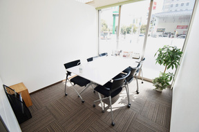 株式会社福屋不動産販売　姫路市役所前店の店舗内観の写真