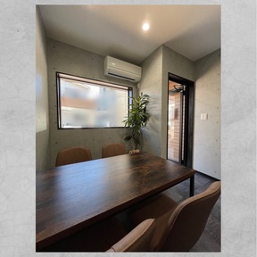 さの不動産販売株式会社の応接の写真