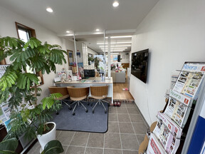 有限会社高屋土地建物の店舗内観①の写真
