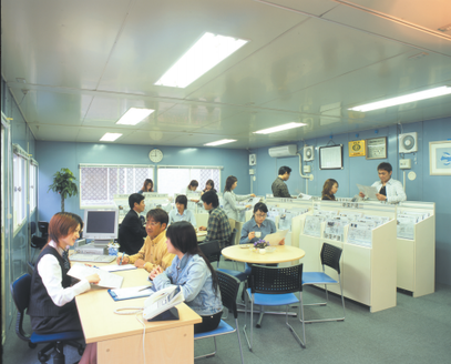 株式会社住マイル不動産 本店 広島県 呉市 店内